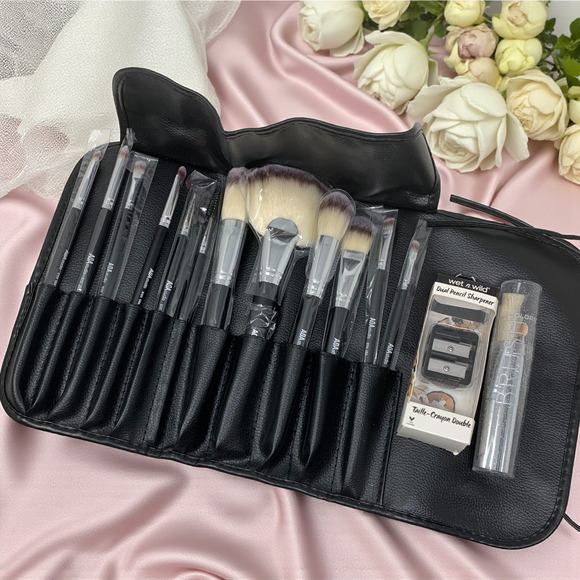 NEW AOA Studio 12 Piece Hi-Def Professional Makeup Brush Set + Case BONUS - Picture 1 of 6